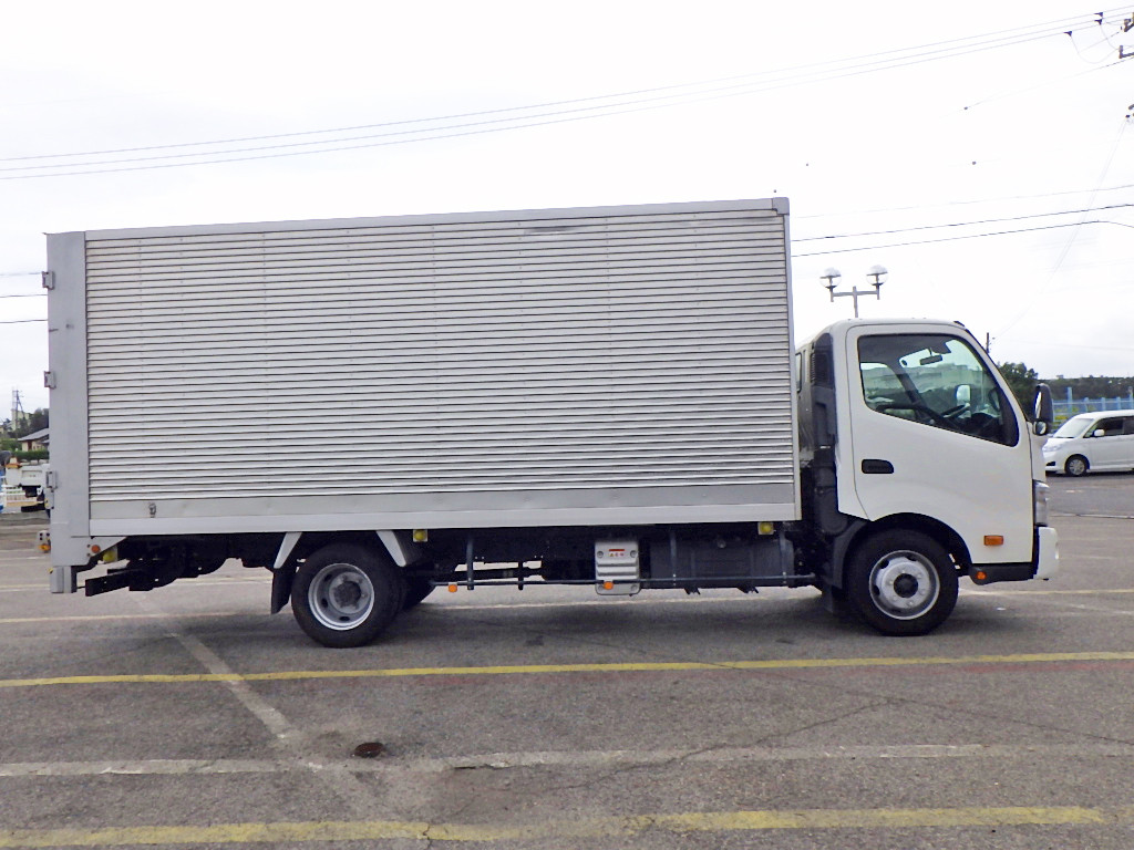 トヨタ ダイナ 2RG-XZU722(2WD)の写真5