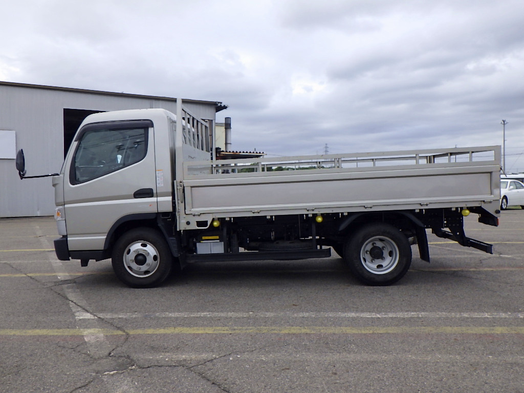 三菱 キャンター 2PG-FEB50(2WD)の写真4