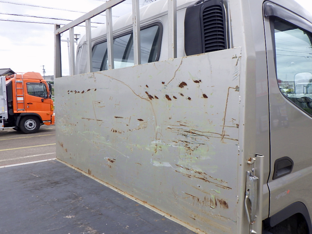 三菱 キャンター 2PG-FEB50(2WD)の写真9