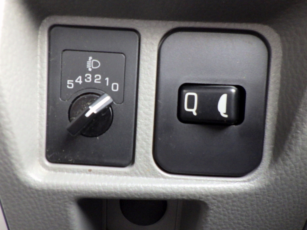 三菱 キャンター 2PG-FEB50(2WD)の写真18