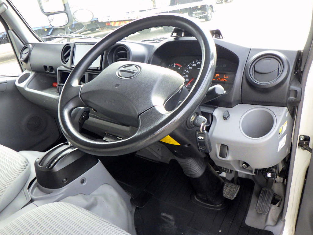 日野 デュトロ TPG-XZC605Y(2WD)の写真25