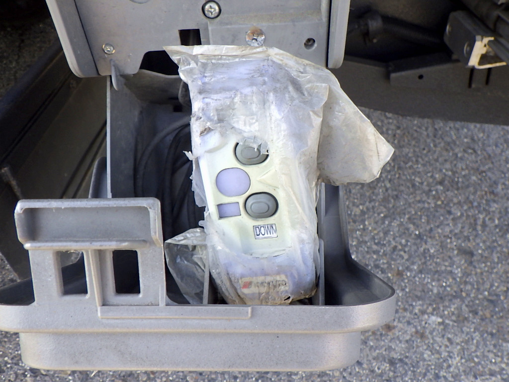 いすゞ エルフ TPG-NPR85AN(2WD)の写真19