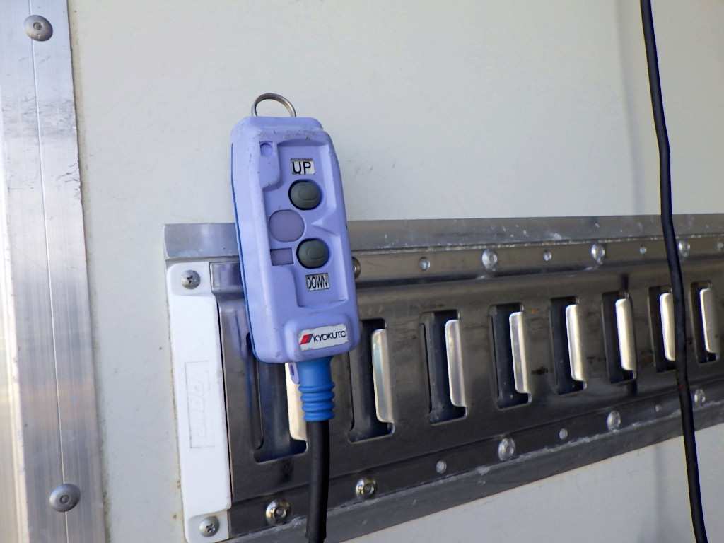 いすゞ エルフ TPG-NPR85AN(2WD)の写真25