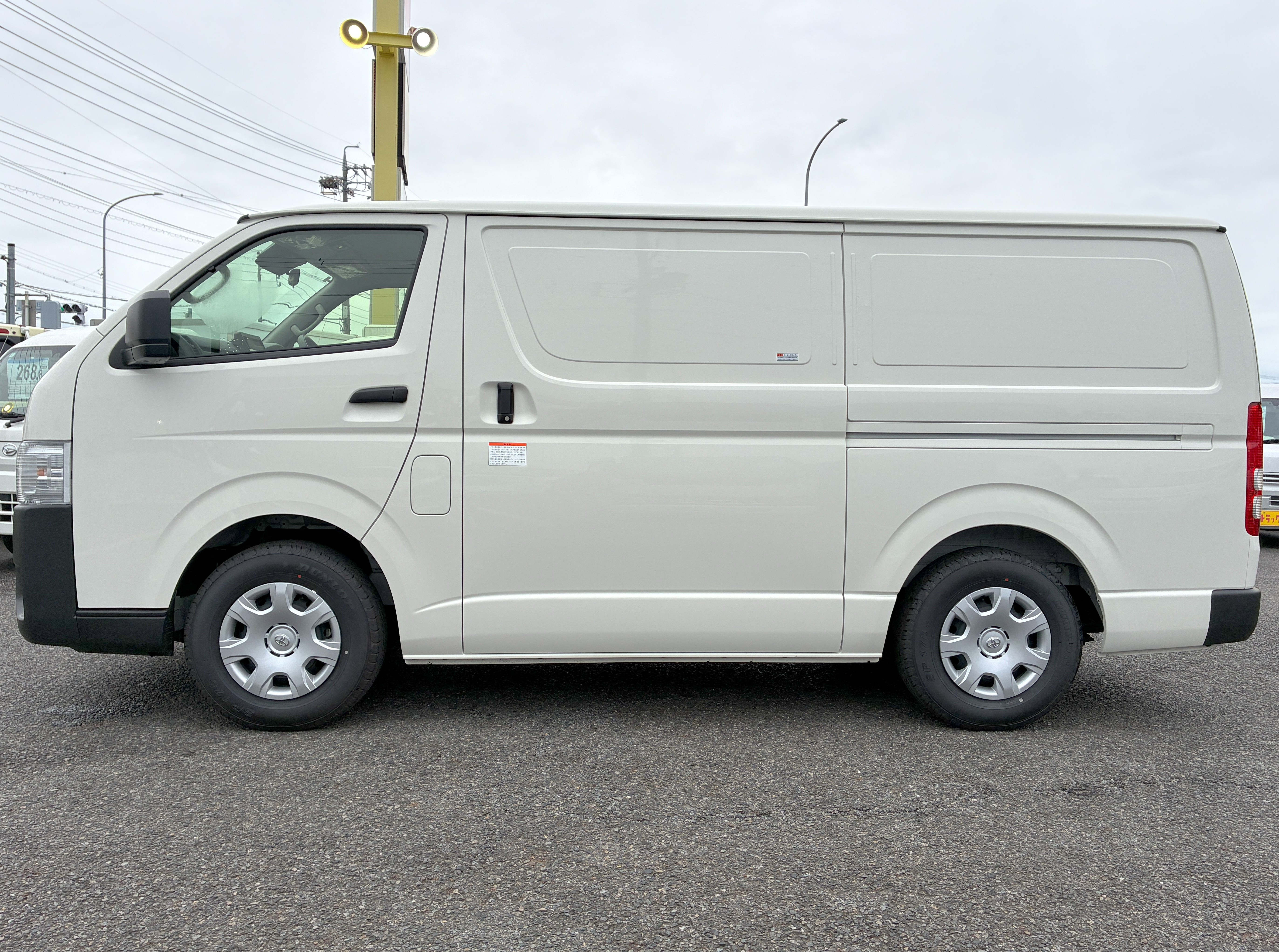 トヨタ ハイエースバン 3DF-GDH201V(2WD)｜中古トラックなら【トラック市】