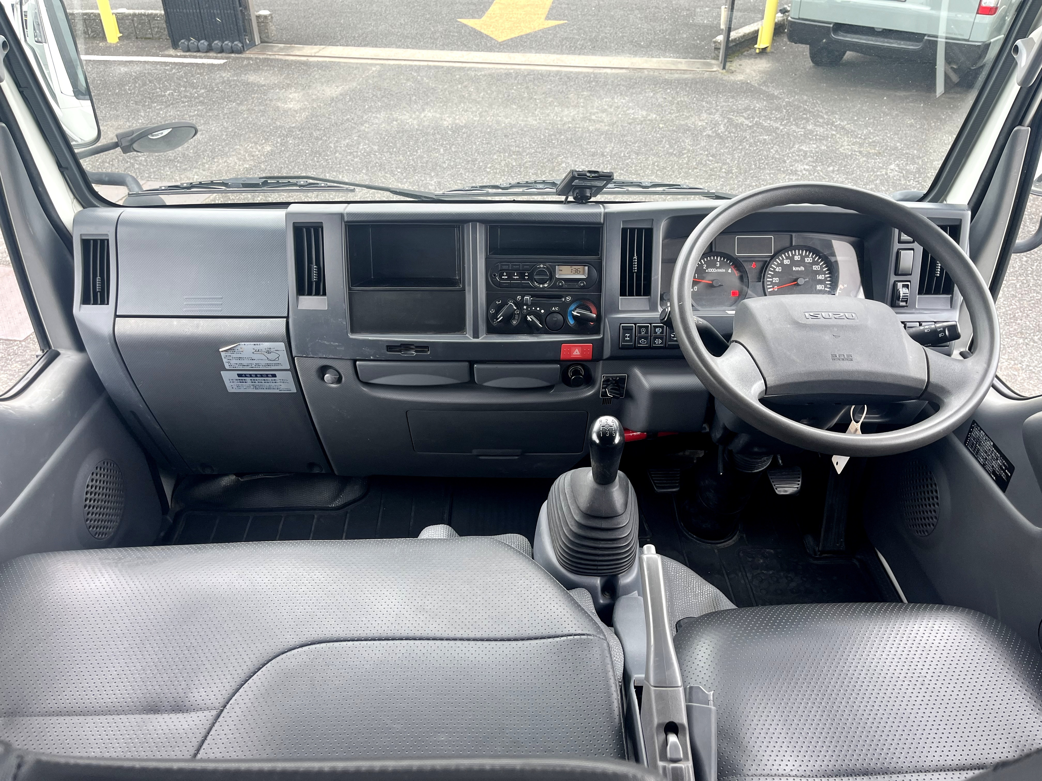 いすゞ エルフ TRG-NJS85A(4WD)の写真13