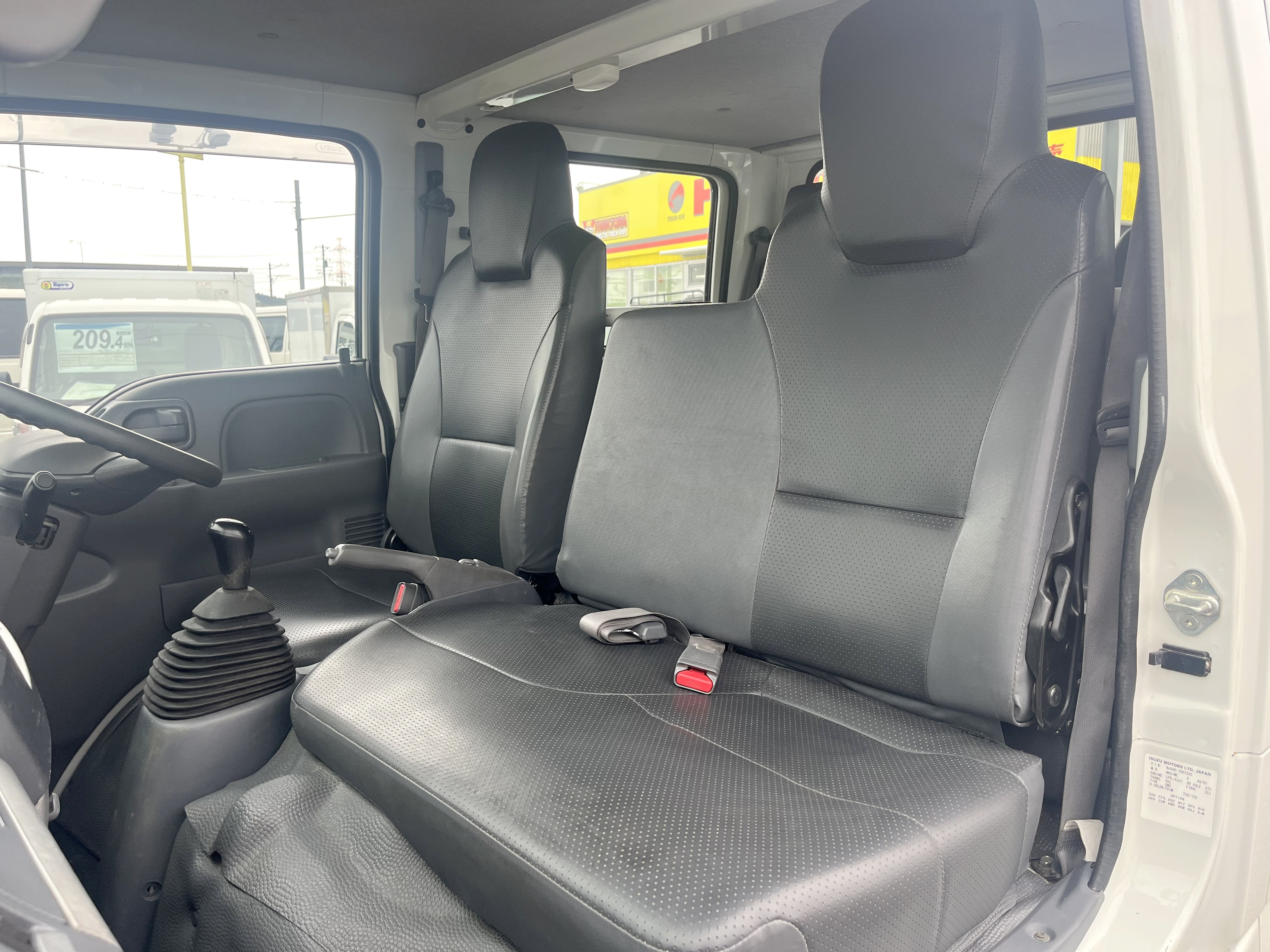 いすゞ エルフ TRG-NJS85A(4WD)の写真15