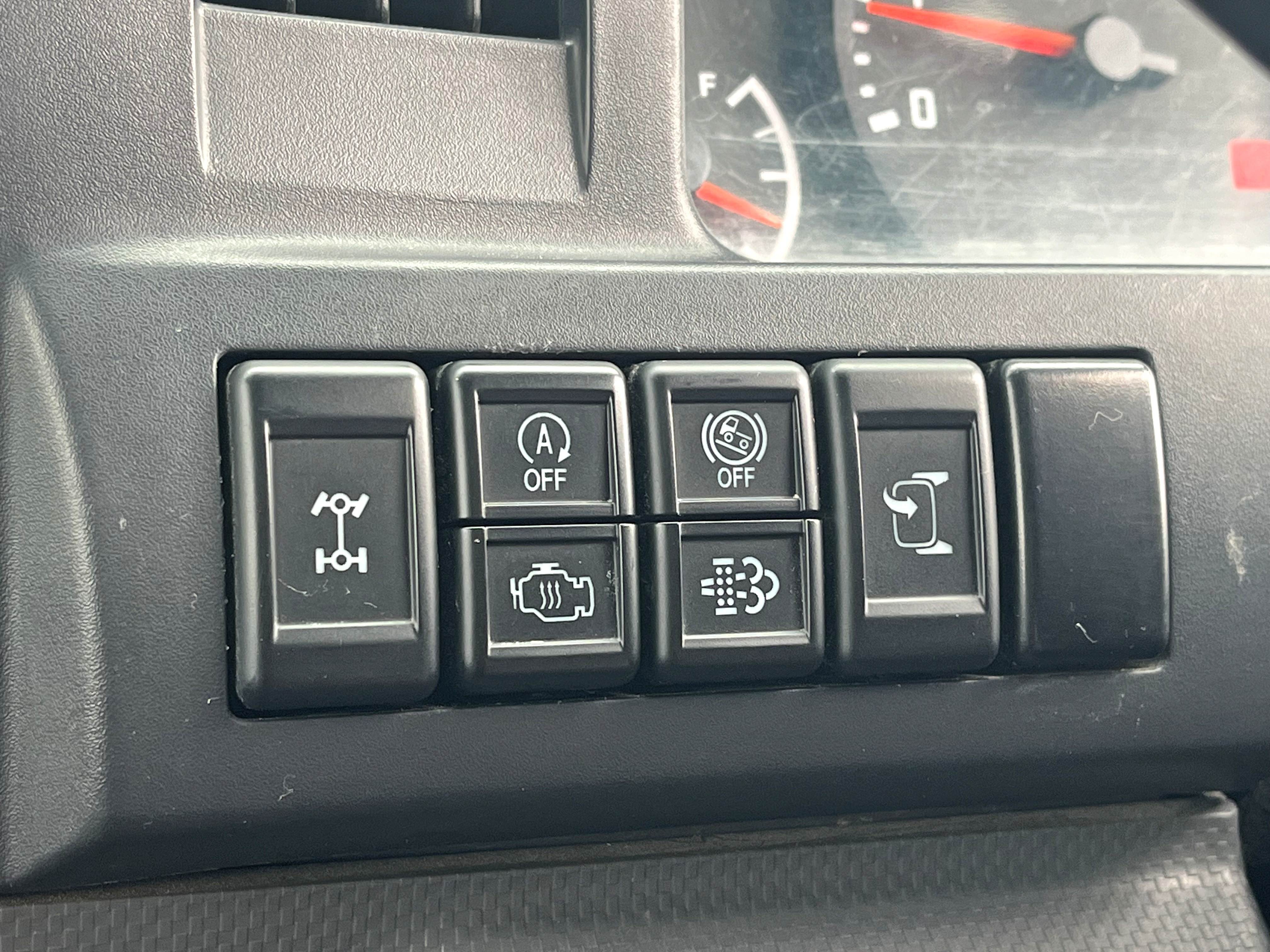 いすゞ エルフ TRG-NJS85A(4WD)の写真21