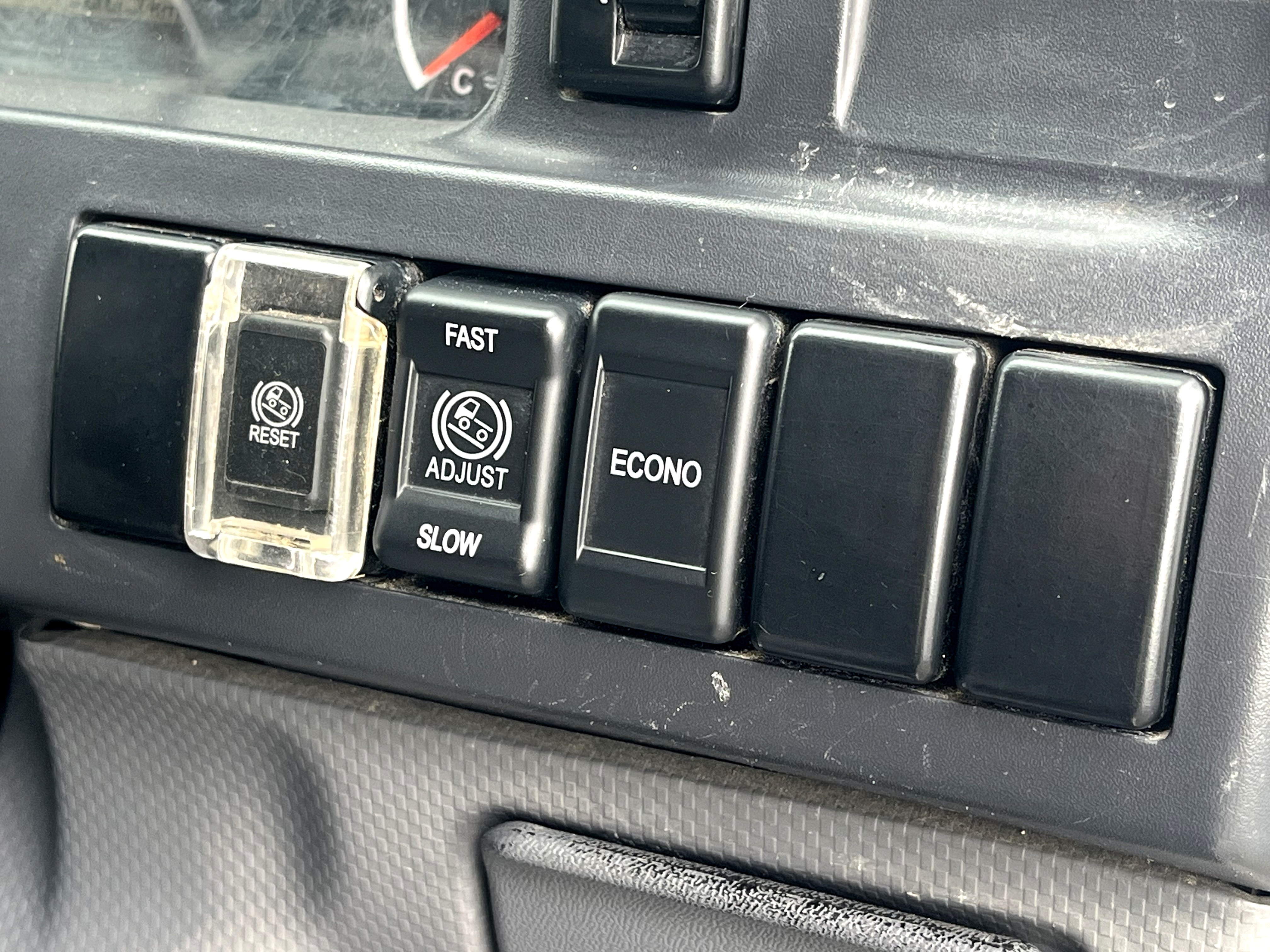 いすゞ エルフ TRG-NJS85A(4WD)の写真22