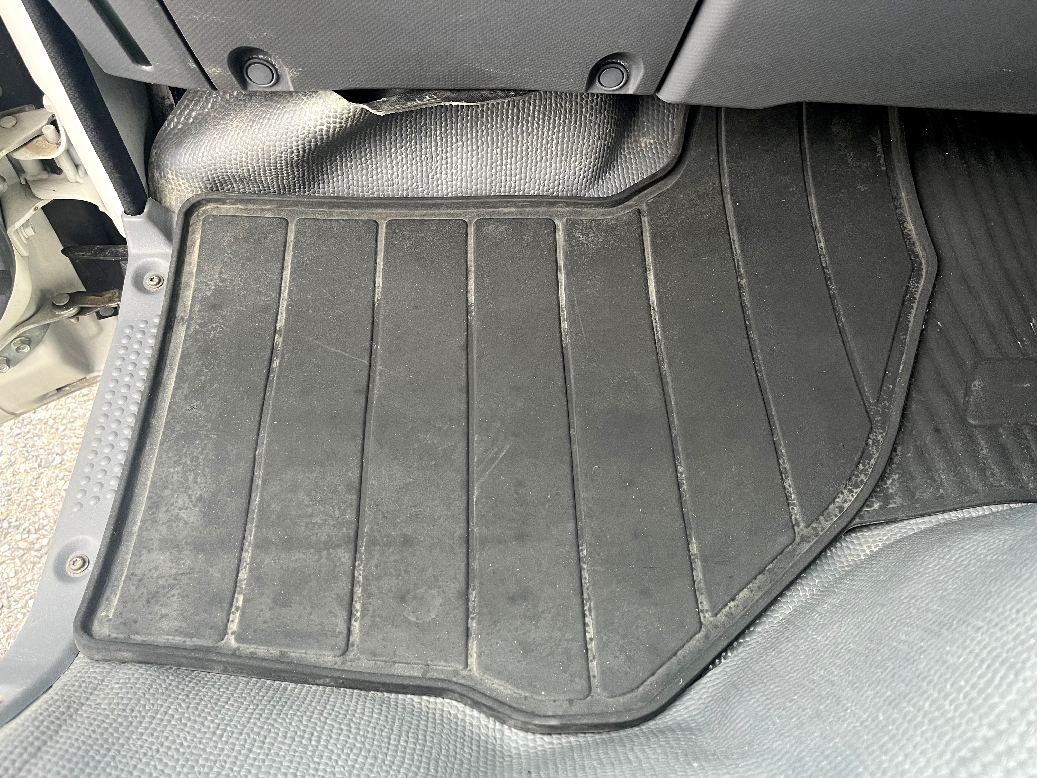 いすゞ エルフ TRG-NJS85A(4WD)の写真29