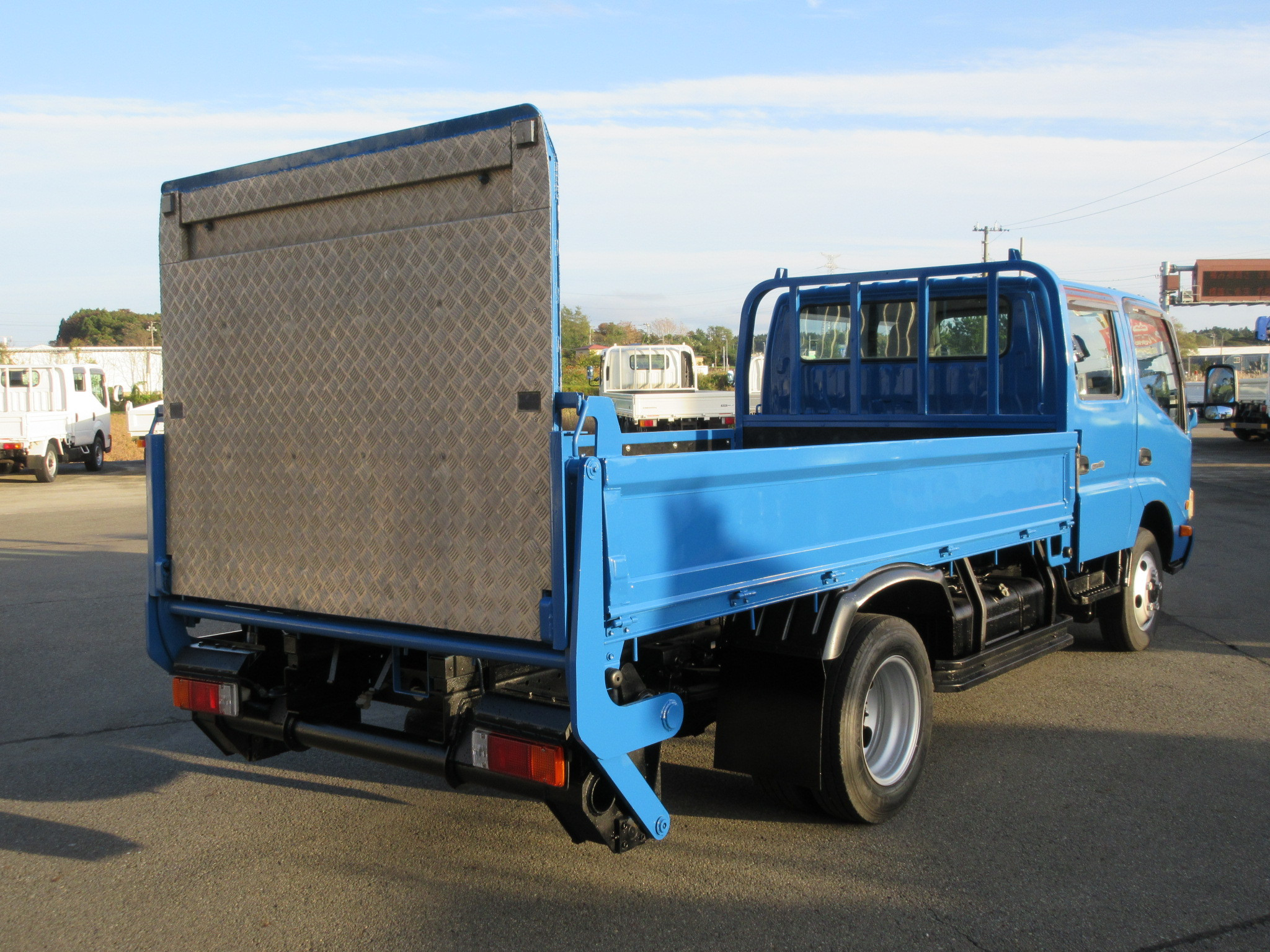 日野 デュトロ TKG-XZU695M(4WD)｜中古トラックなら【トラック市】