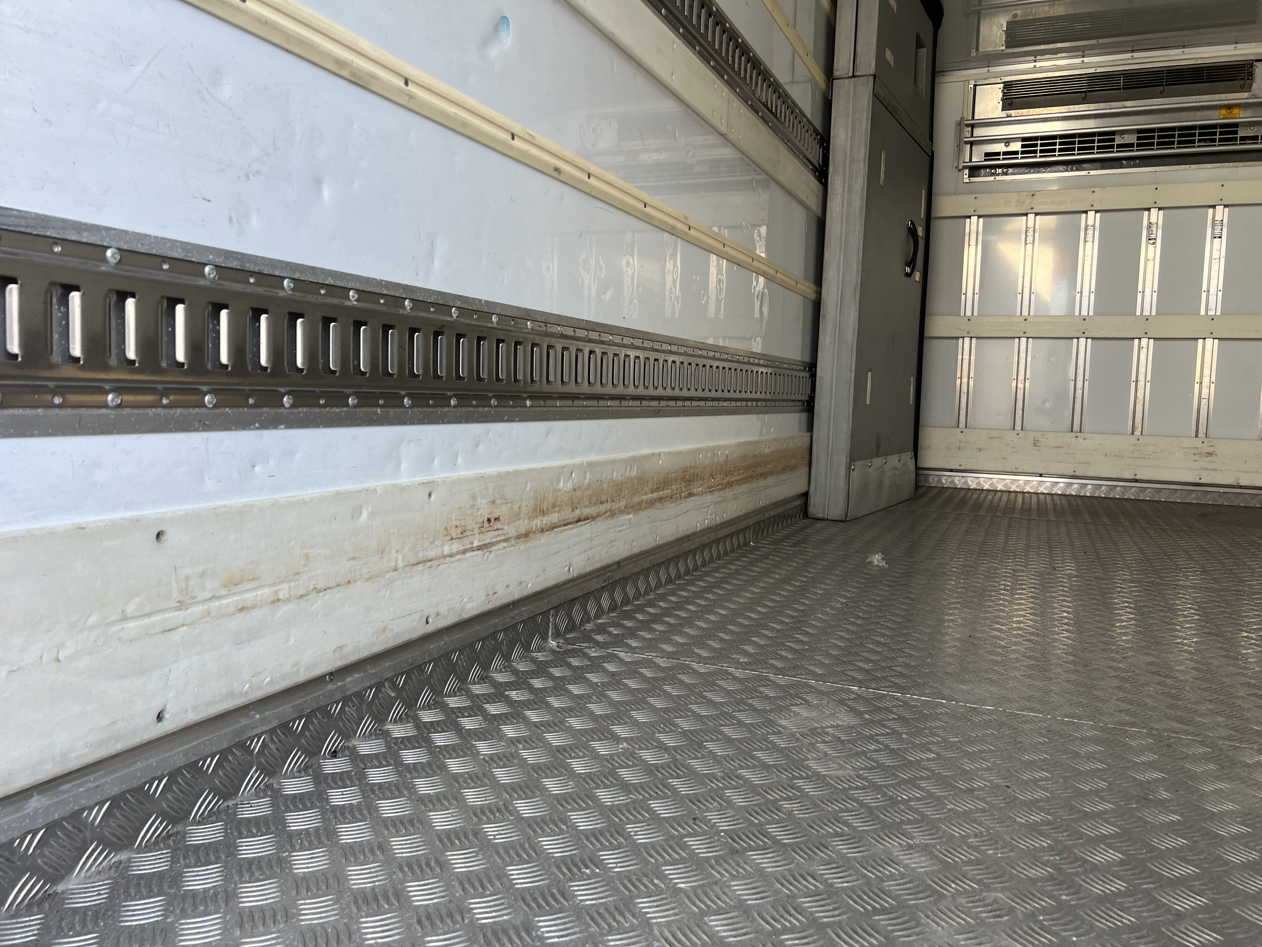 いすゞ エルフ TPG-NPR85ANの写真9