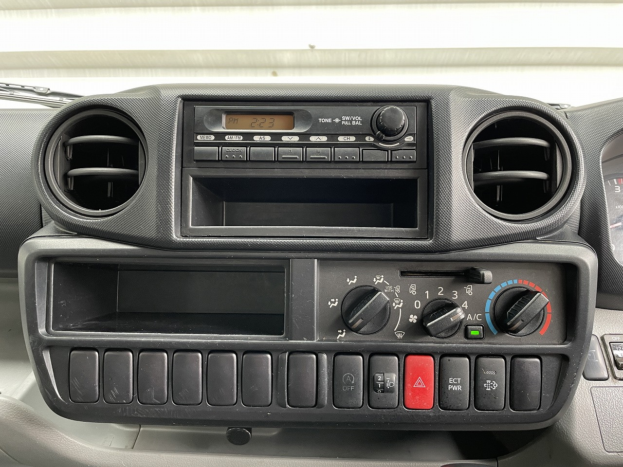 トヨタ ダイナ SKG-XZC645(2WD)の写真16