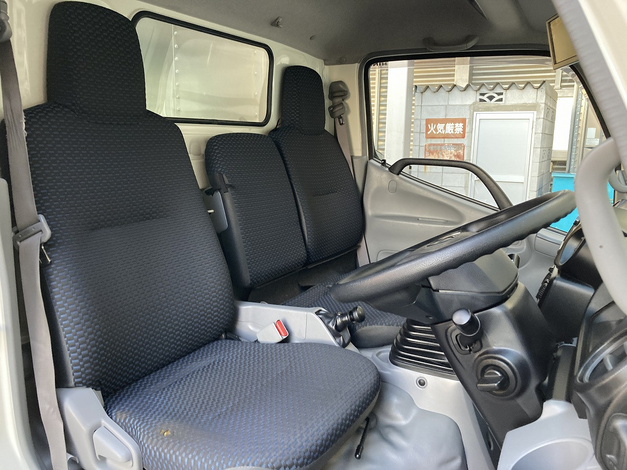 日野 デュトロ 2RG-XZU655(2WD)の写真15