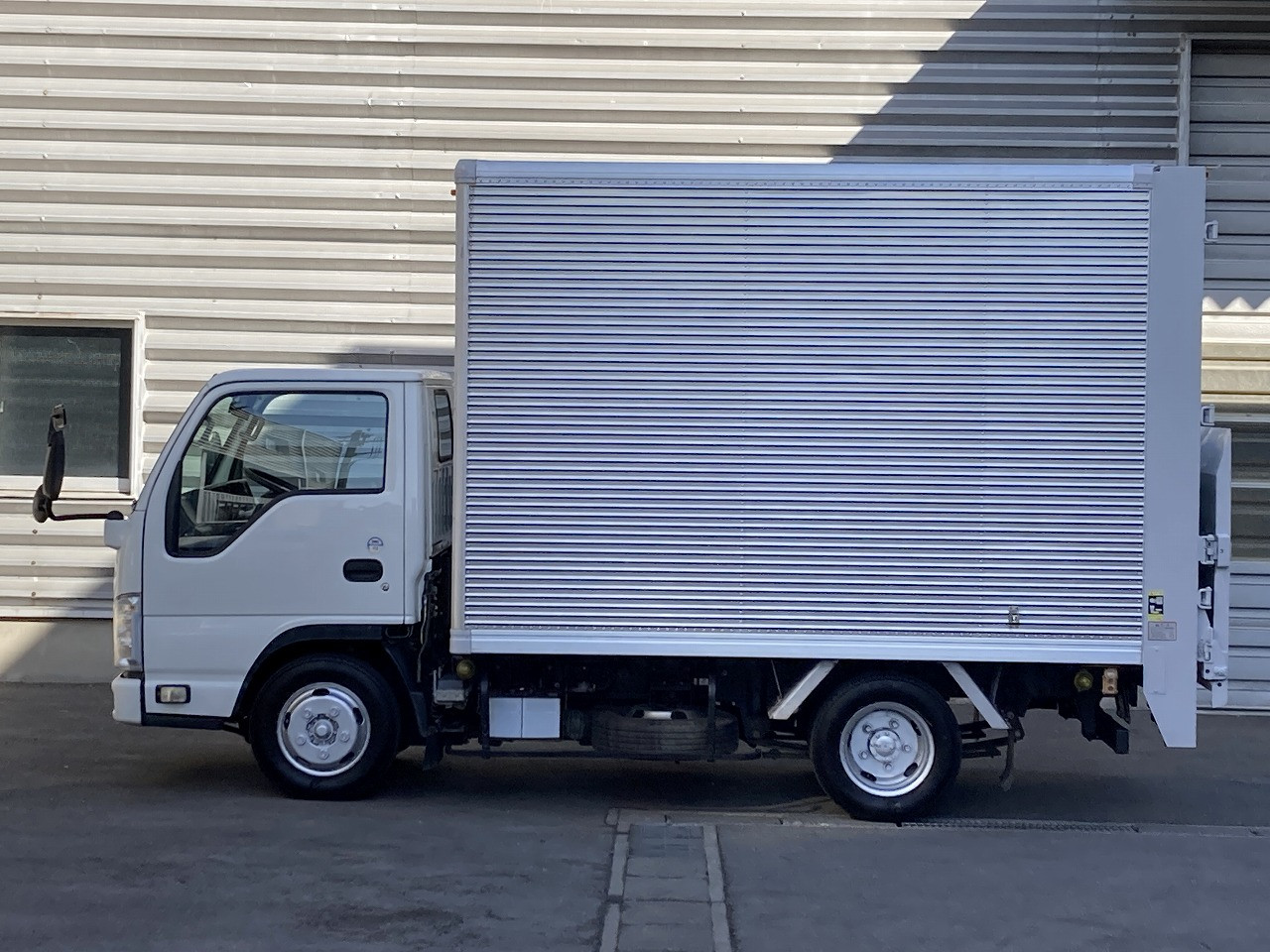 いすゞ エルフ TRG-NJR85AN(2WD)｜中古トラックなら【トラック市】