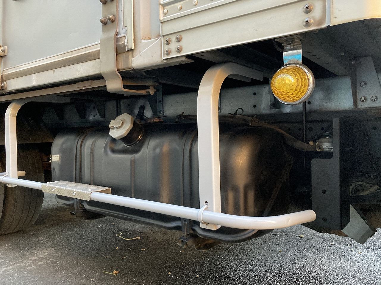 いすゞ エルフ TRG-NMR85N(2WD)の写真11