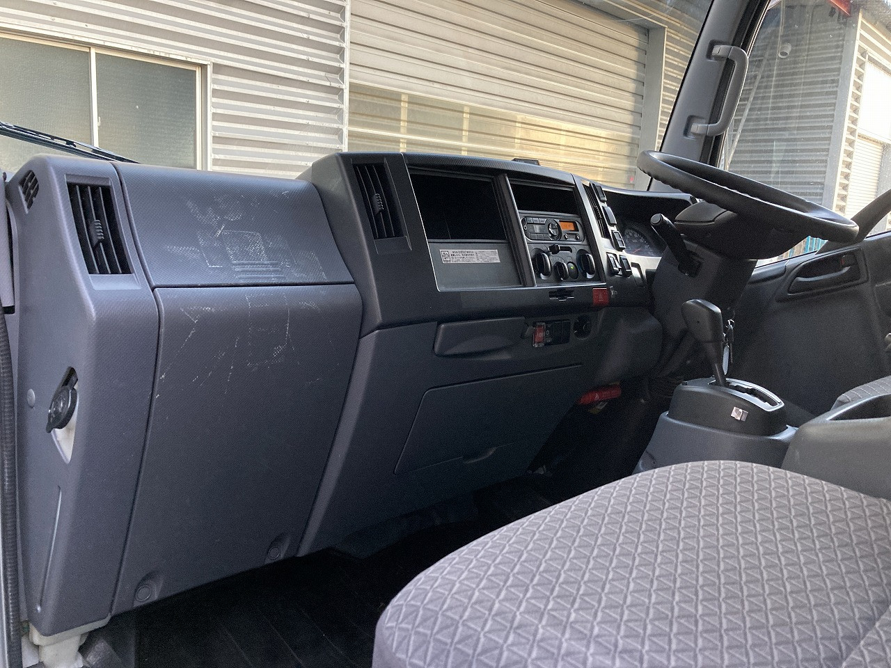 いすゞ エルフ TRG-NMR85N(2WD)の写真20