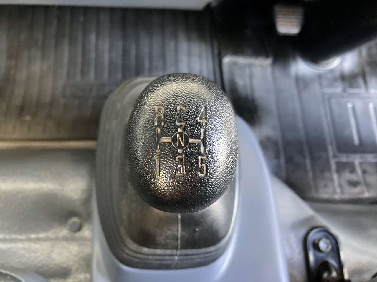 いすゞ エルフ TRG-NNR85AR(2WD)の写真17