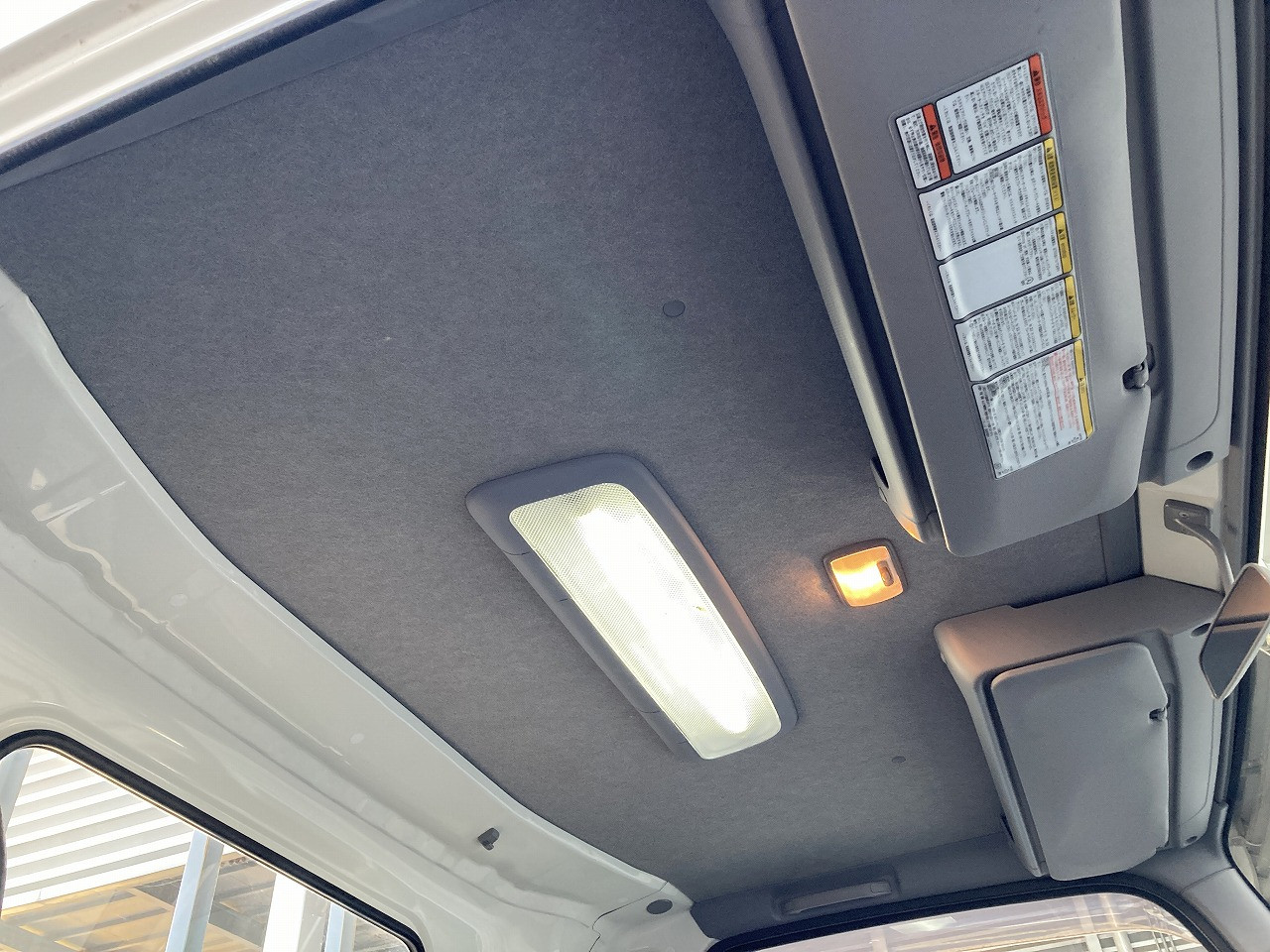 いすゞ エルフ TRG-NNR85AR(2WD)の写真18