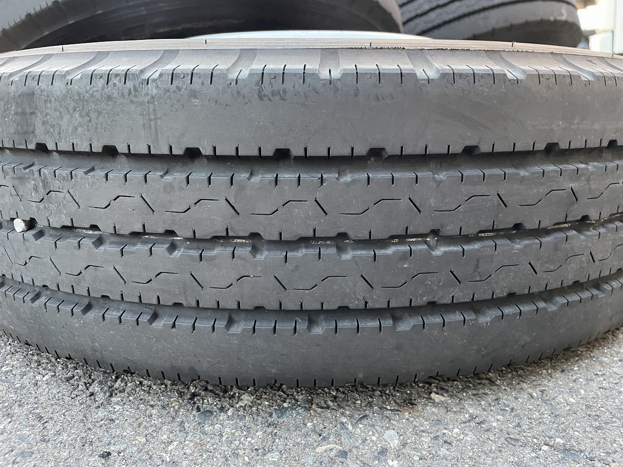 いすゞ エルフ TRG-NNR85AR(2WD)の写真24