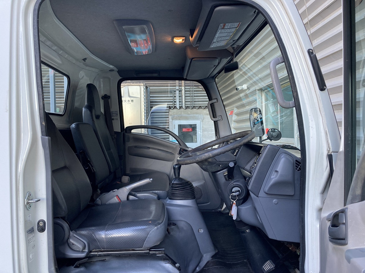 いすゞ エルフ TRG-NNR85AR(2WD)の写真31