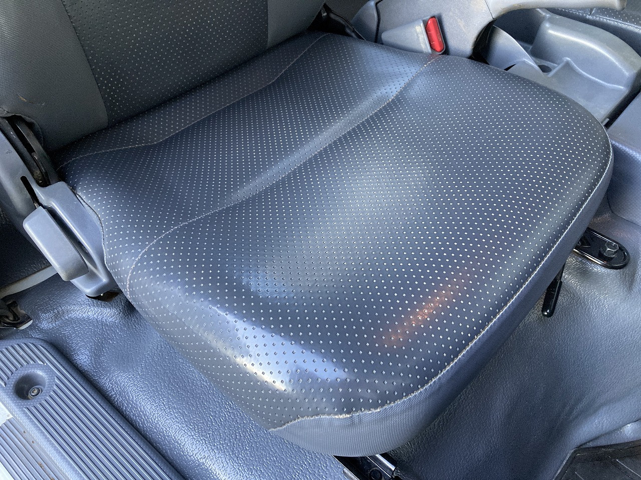 いすゞ エルフ TRG-NNR85AR(2WD)の写真32