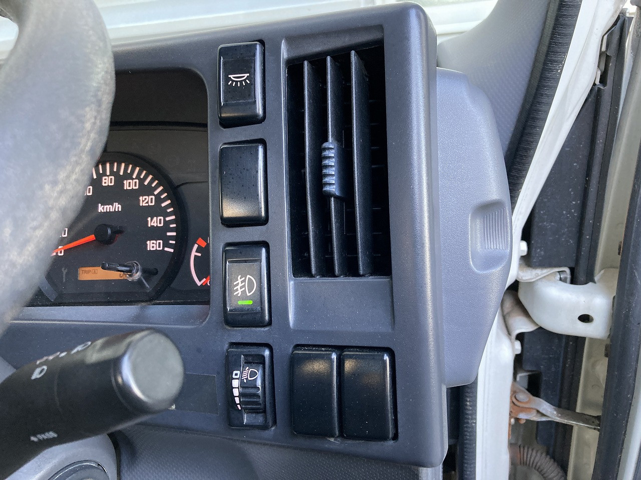 いすゞ エルフ TRG-NNR85AR(2WD)の写真33