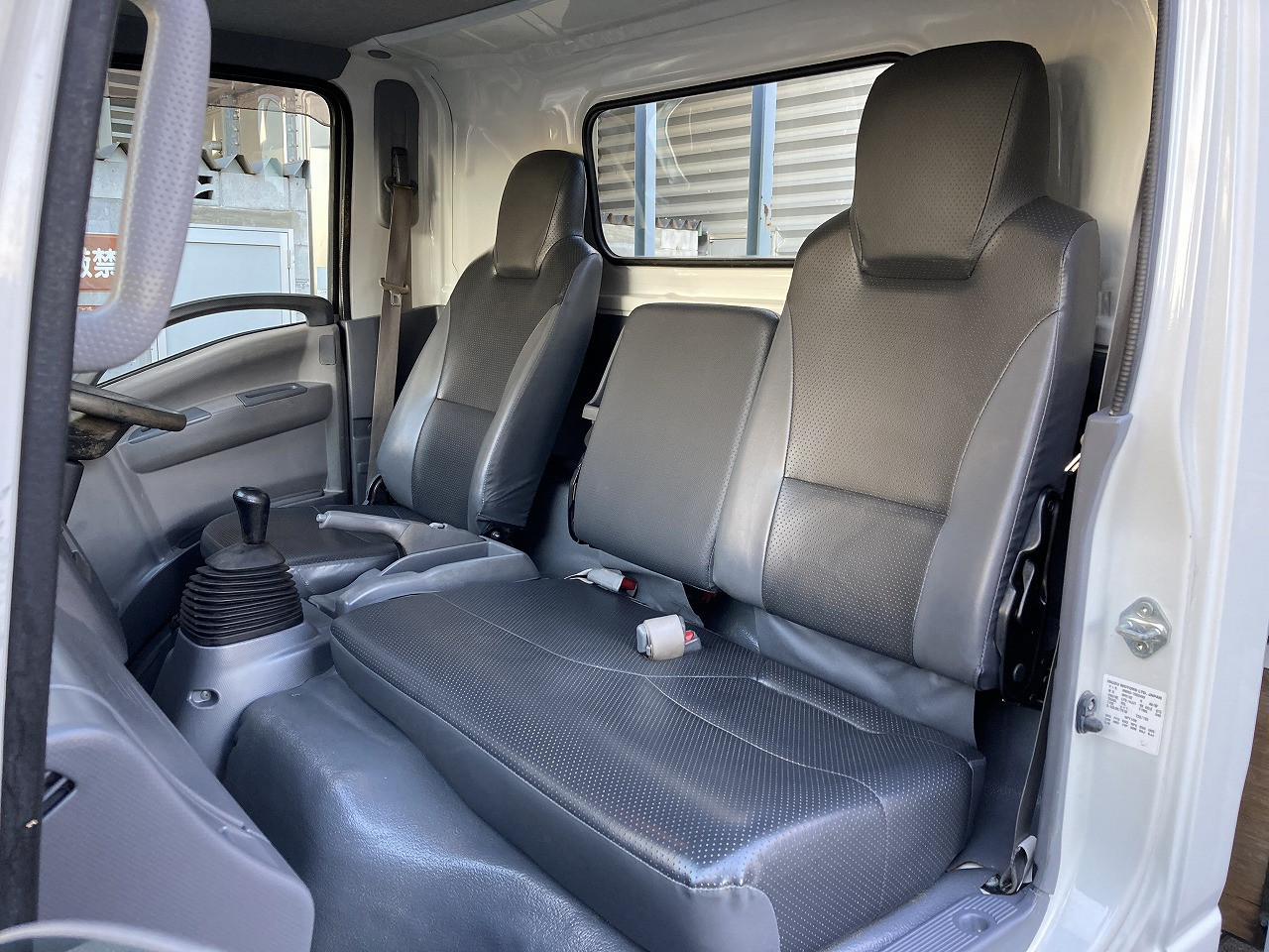 いすゞ エルフ TRG-NNR85AR(2WD)の写真37