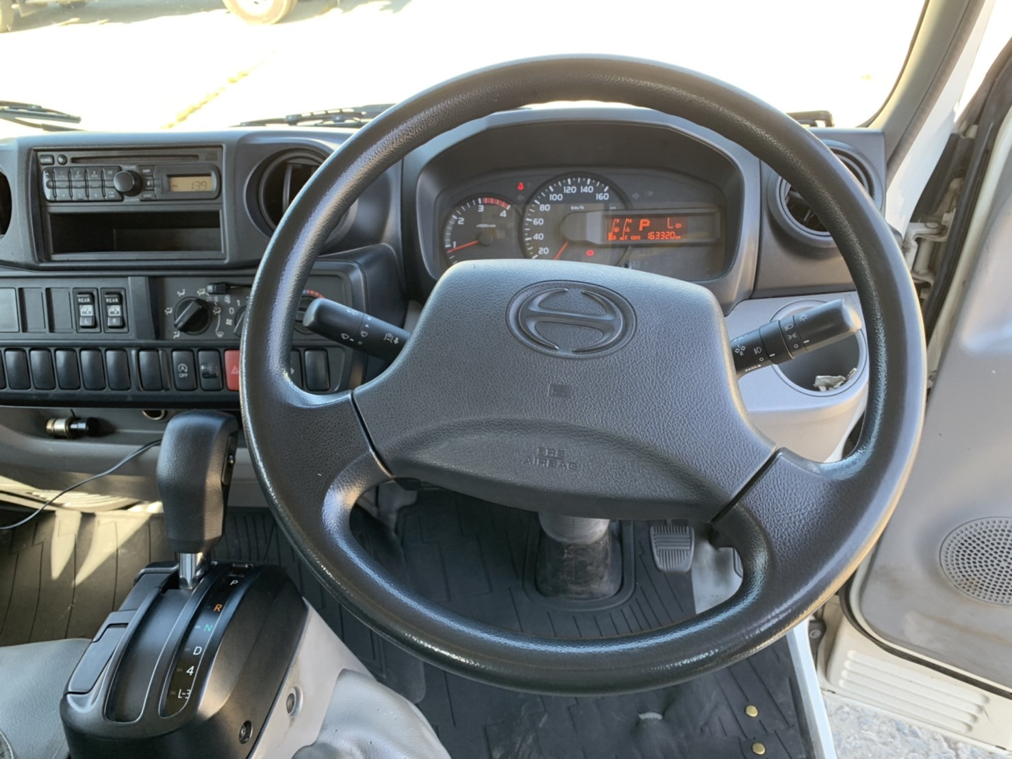 日野 デュトロ TKG-XZU605Mの写真8