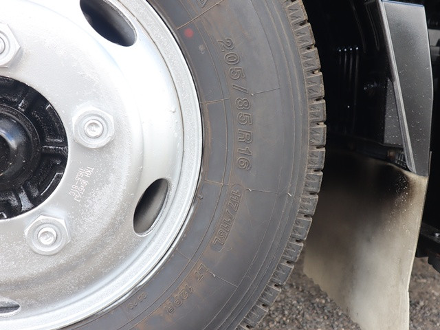 いすゞ エルフ TPG-NKR85AN(2WD)の写真29