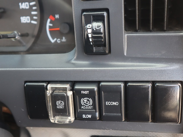 いすゞ エルフ TPG-NKR85AN(2WD)の写真45