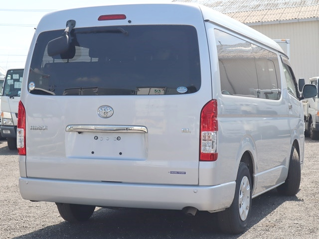 トヨタ ハイエース CBA-TRH214W(2WD)の写真3