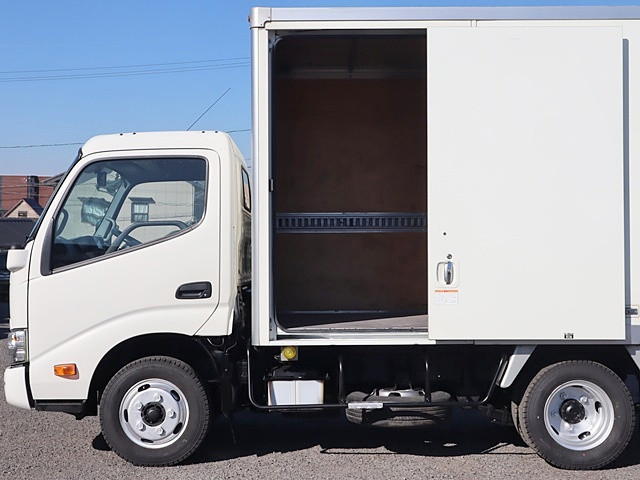 トヨタ ダイナ 2RG-XZU605(2WD)の写真9