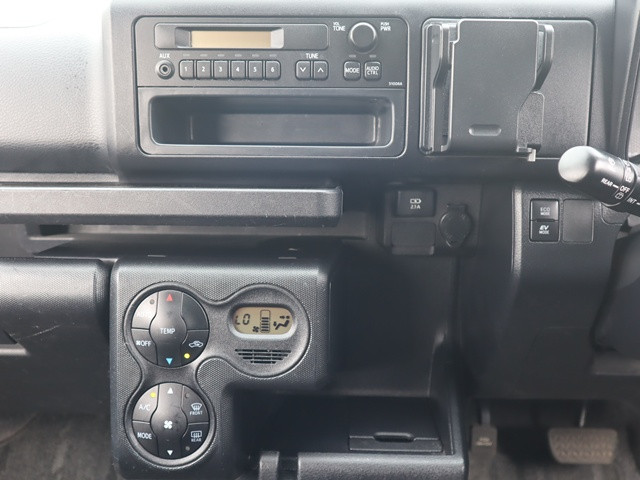 トヨタ サクシードバン 6AE-NHP160V(2WD)の写真40