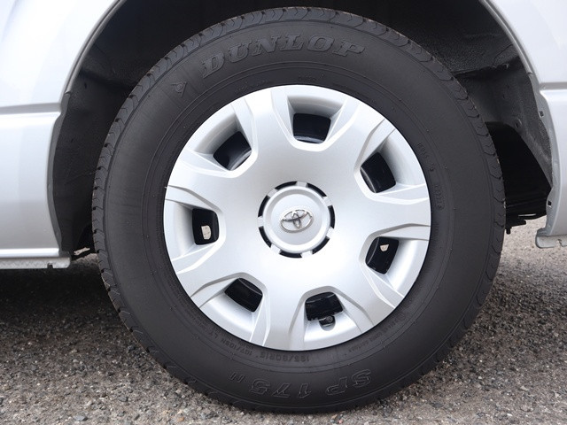 トヨタ ハイエースバン 3BF-TRH200V(2WD)の写真30