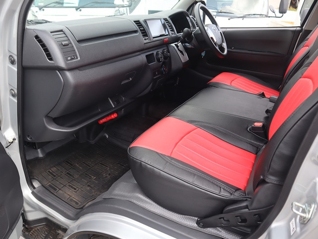 トヨタ ハイエースバン 3BF-TRH200V(2WD)の写真36