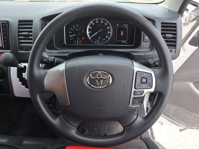 トヨタ ハイエースバン 3BF-TRH200V(2WD)の写真39