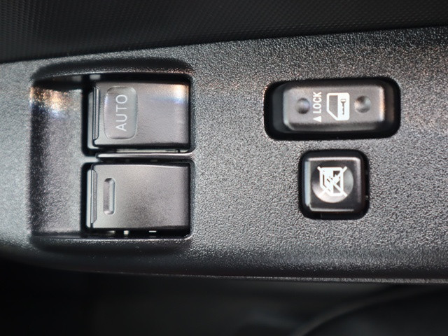 トヨタ ハイエースバン 3BF-TRH200V(2WD)の写真44