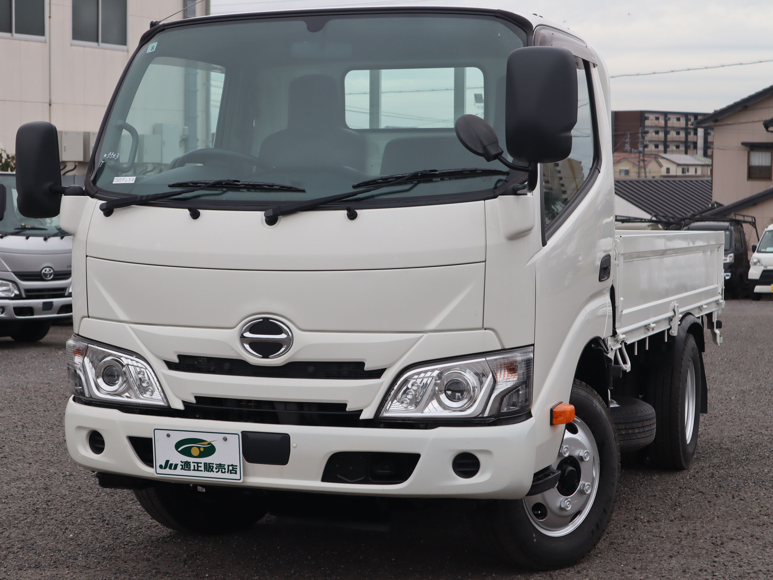 日野 デュトロ 2RG-XZU605M(2WD)の写真2
