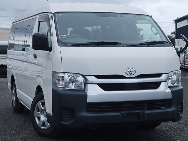 トヨタ ハイエース 3BA-TRH214W(2WD)の写真2