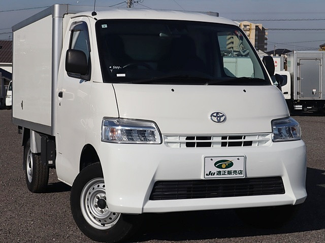 トヨタ タウンエーストラック 5BF-S403U(2WD)の写真4