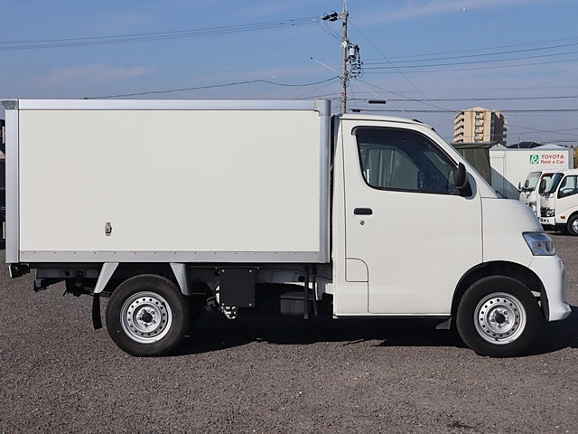トヨタ タウンエーストラック 5BF-S403U(2WD)の写真8