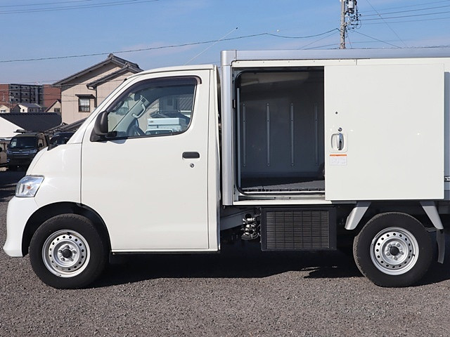 トヨタ タウンエーストラック 5BF-S403U(2WD)の写真10