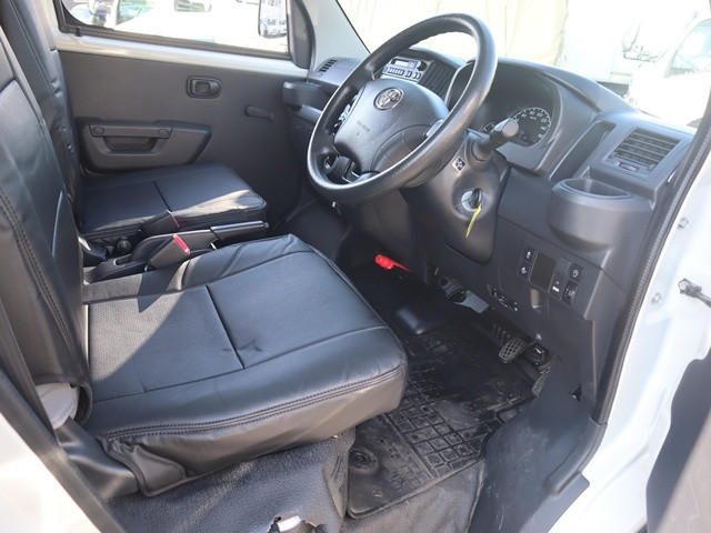 トヨタ タウンエーストラック 5BF-S403U(2WD)の写真32