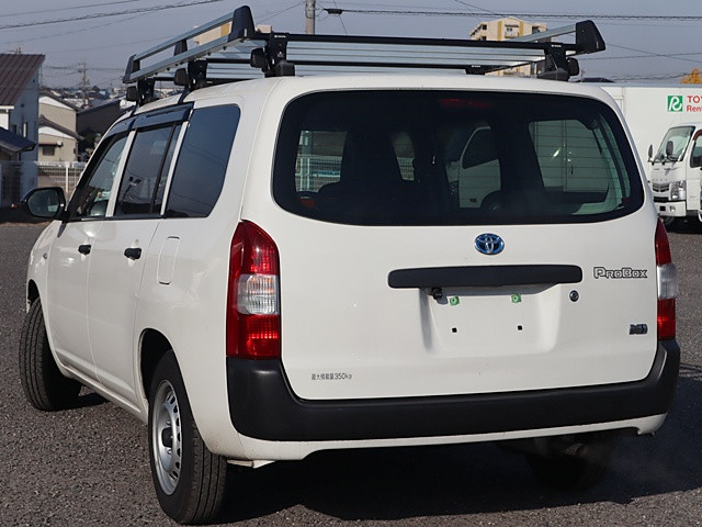 トヨタ プロボックスバン 6AE-NHP160V(2WD)の写真3