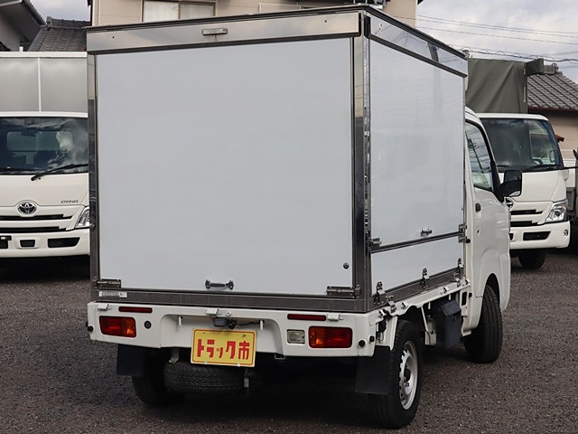 ダイハツ ハイゼットトラック EBD-S510P(4WD)の写真5