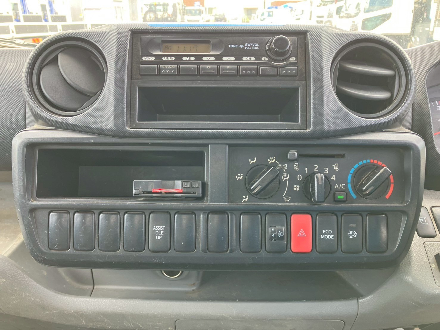 日野 デュトロ TKG-XZU620Tの写真36