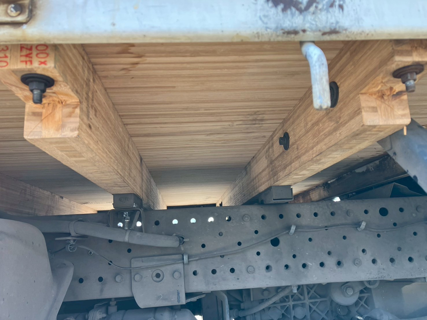 いすゞ エルフ TRG-NLR85AR(2WD)の写真24