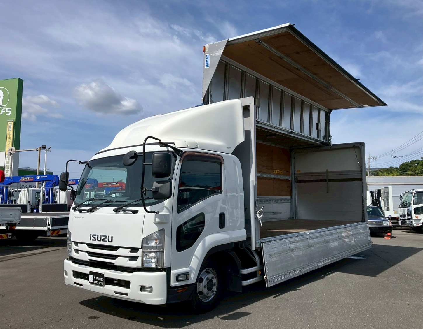 いすゞ フォワード TKG-FRR90T2(2WD)の写真2