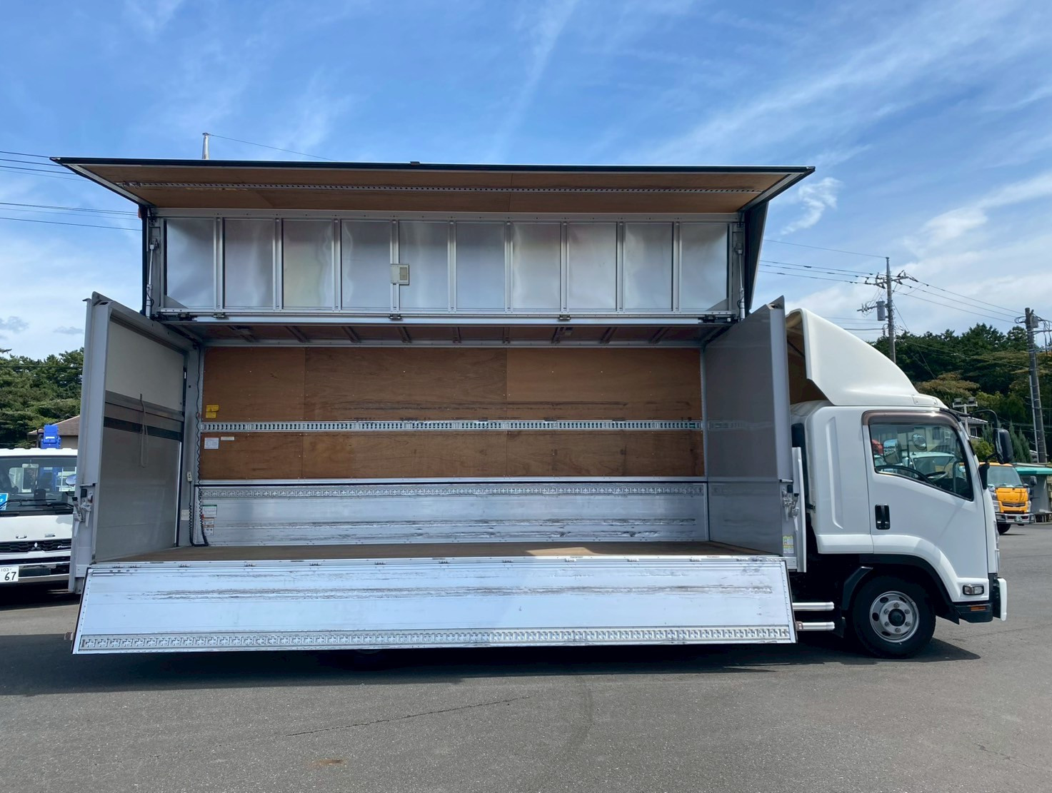 いすゞ フォワード TKG-FRR90T2(2WD)の写真7