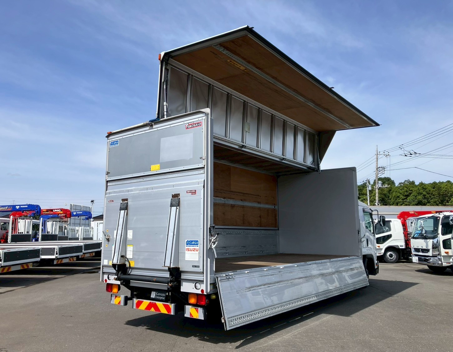 いすゞ フォワード TKG-FRR90T2(2WD)の写真9